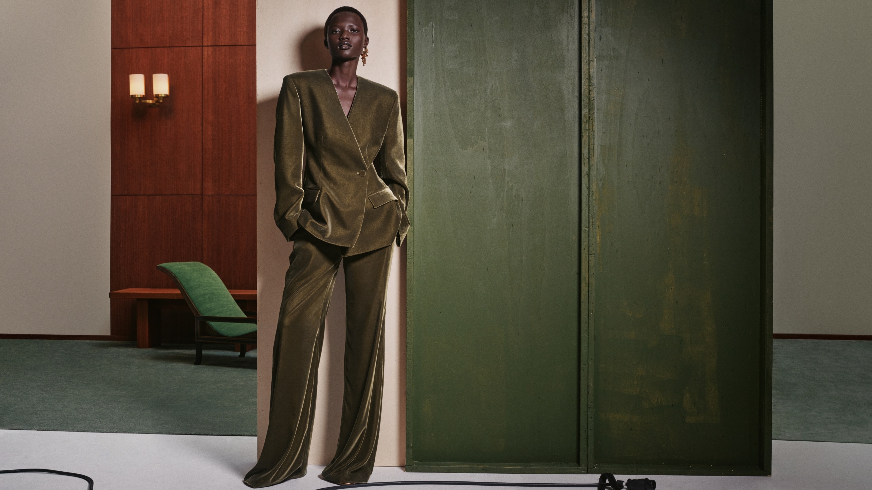 новогодняя праздничная коллекция одежда для женщин